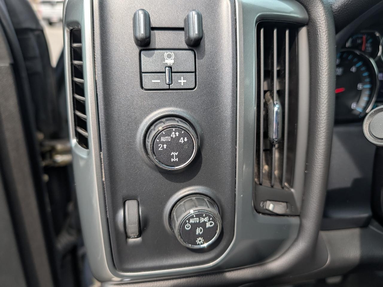 Chevrolet Silverado 1500 4WD Double Cab 143.5" LT w/1LT 2015