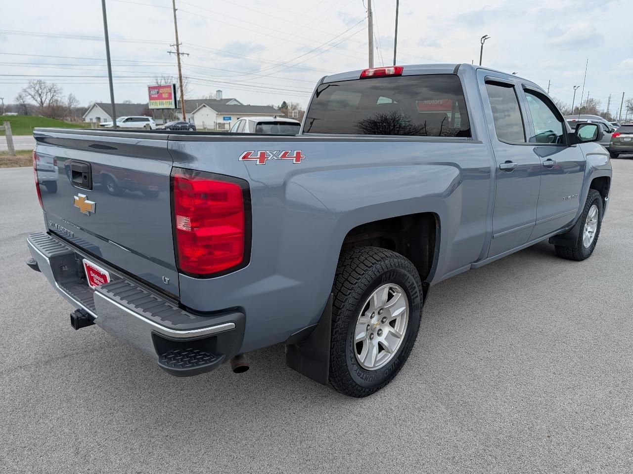 Chevrolet Silverado 1500 4WD Double Cab 143.5" LT w/1LT 2015