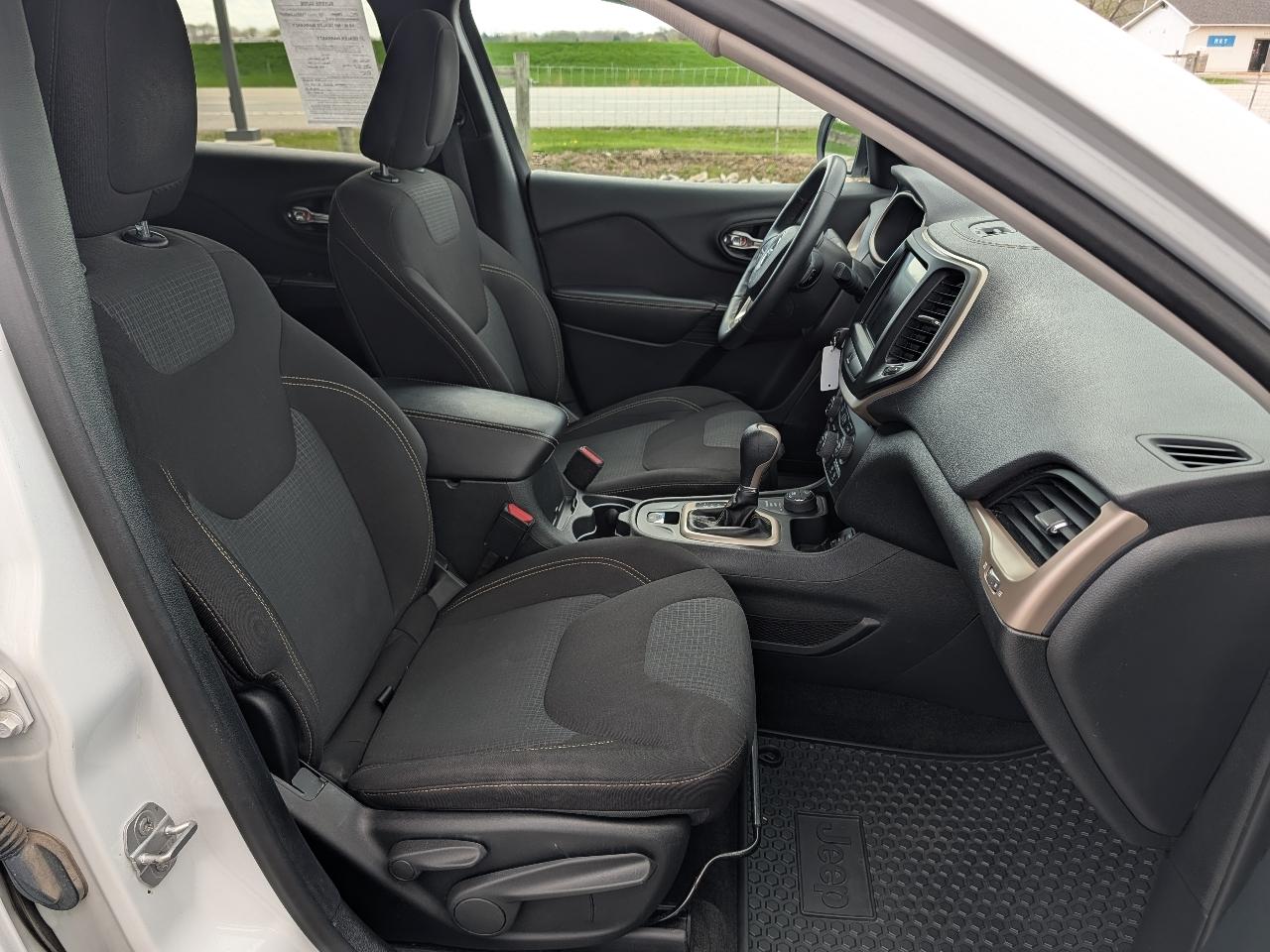 Jeep Cherokee 4WD 4dr Latitude 2016