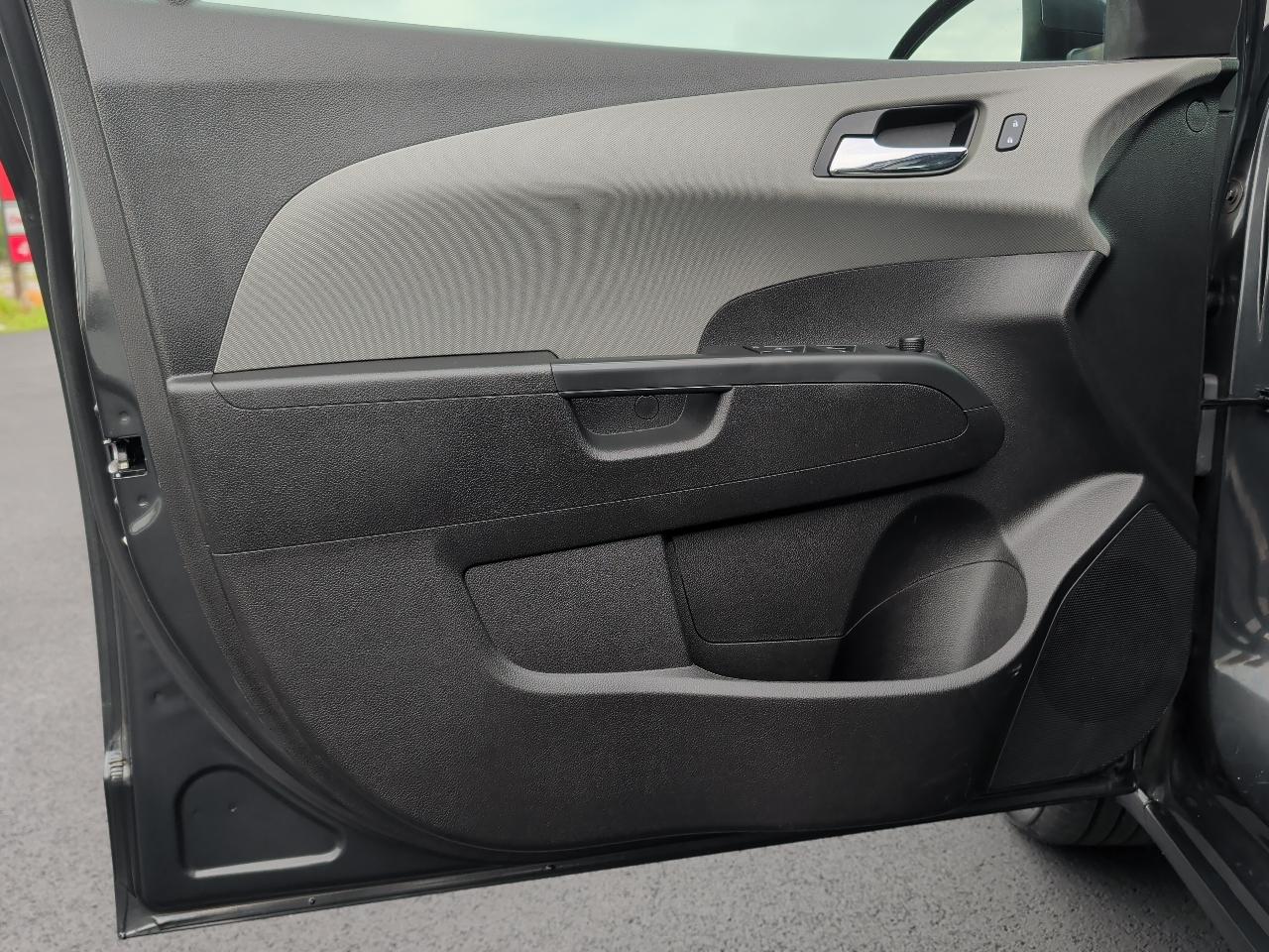 Chevrolet Sonic 4dr Sdn Auto LTZ 2015
