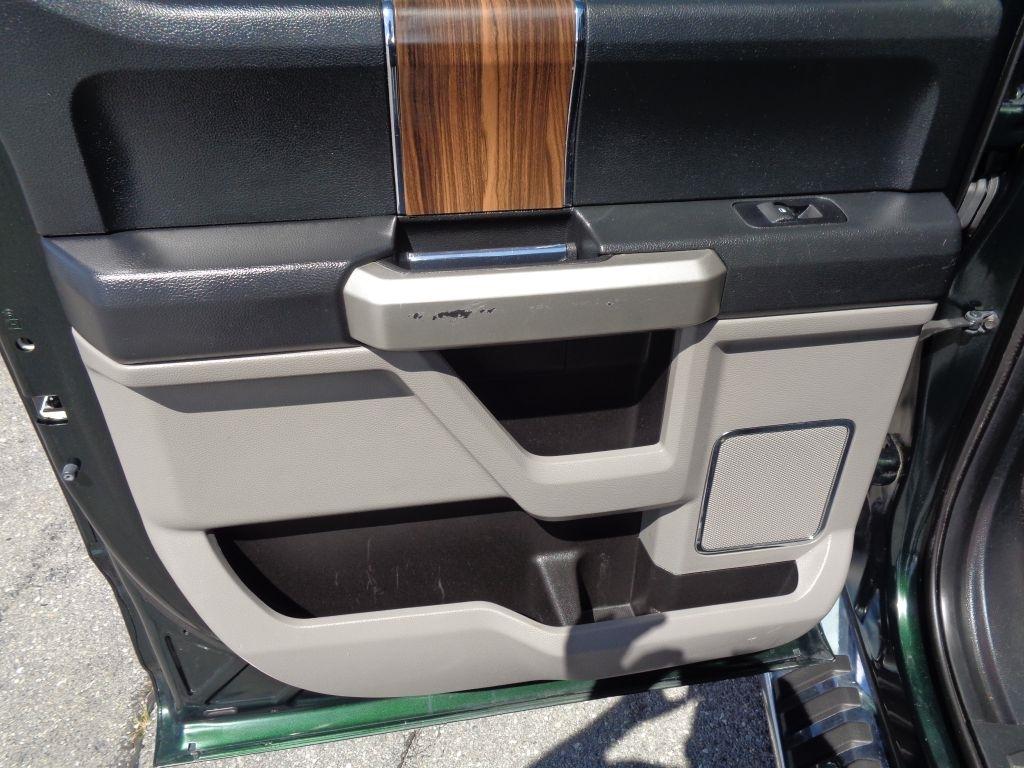 Ford F-150 SuperCrew 139" Lariat 4WD 2016