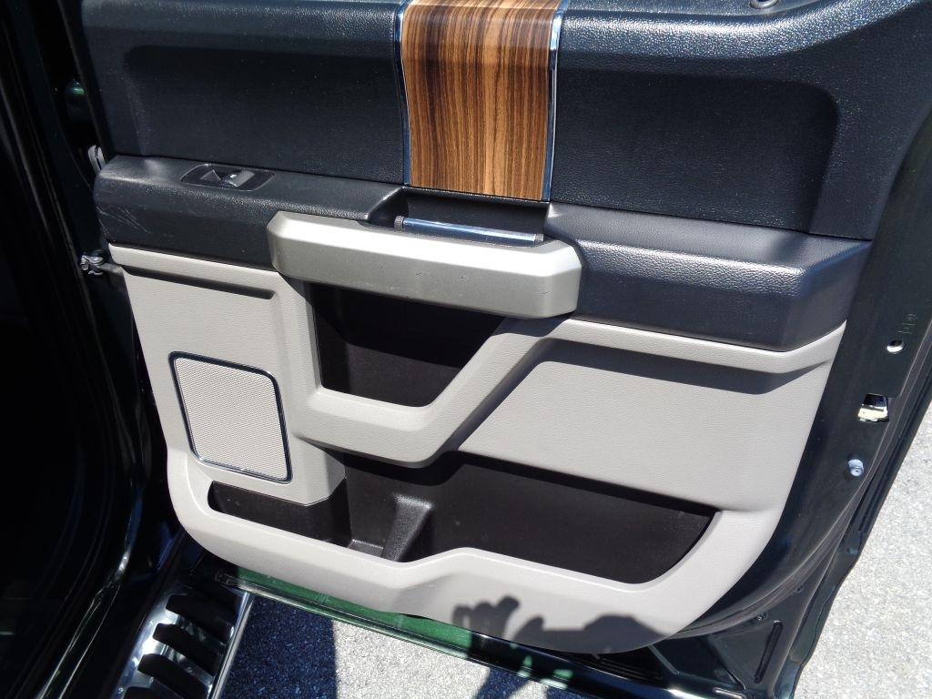 Ford F-150 SuperCrew 139" Lariat 4WD 2016