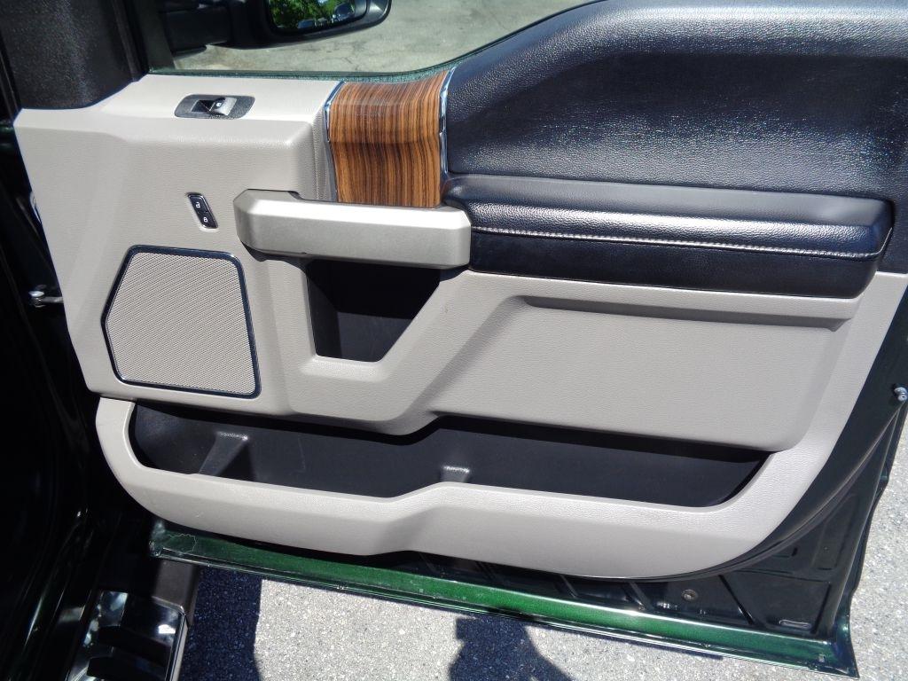 Ford F-150 SuperCrew 139" Lariat 4WD 2016