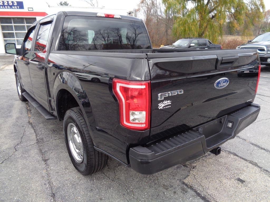 Ford F-150 XL SuperCrew 5.5-ft. Bed 4WD 2015