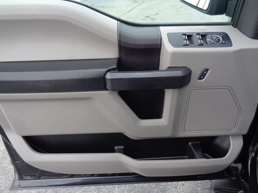 Ford F-150 XL SuperCrew 5.5-ft. Bed 4WD 2015