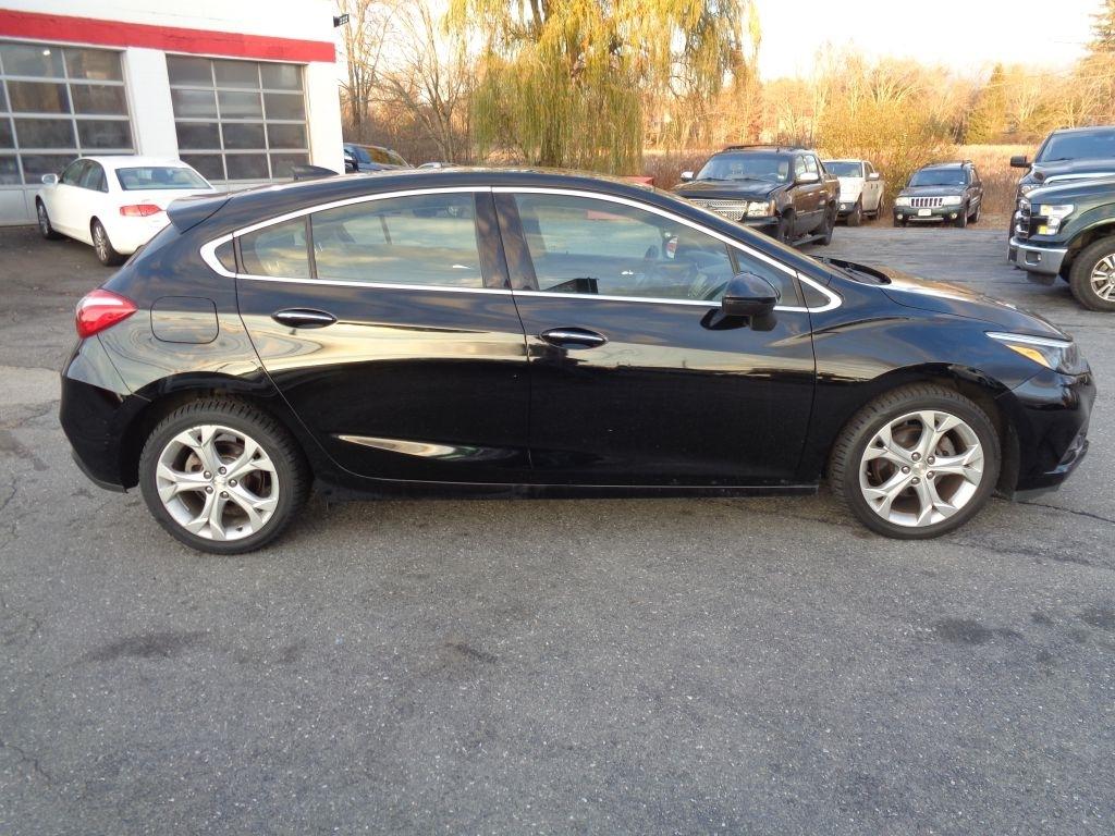 Chevrolet Cruze Premier Hatchback 2017