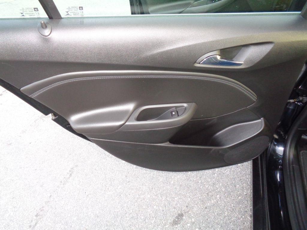 Chevrolet Cruze Premier Hatchback 2017