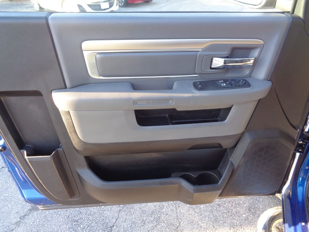 RAM 1500 SLT SWB 4WD 2014