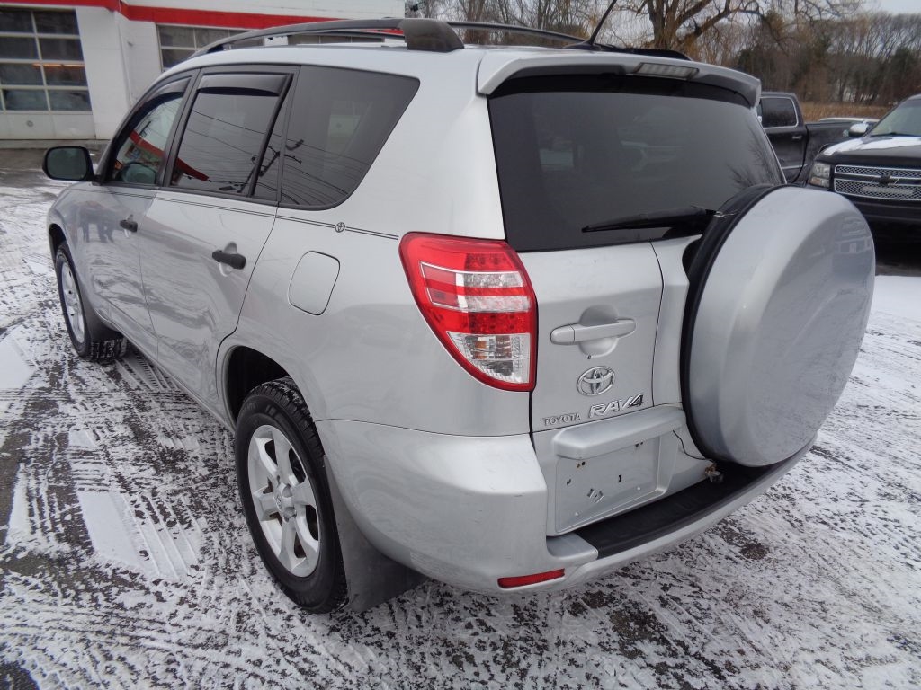 Toyota RAV4 Base I4 4WD 2009