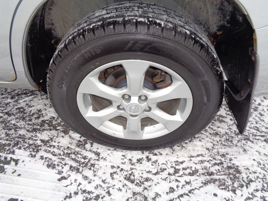 Toyota RAV4 Base I4 4WD 2009