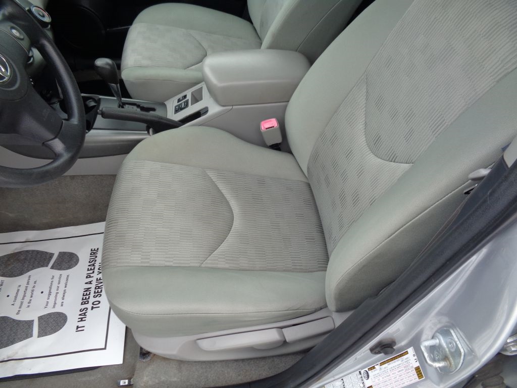 Toyota RAV4 Base I4 4WD 2009