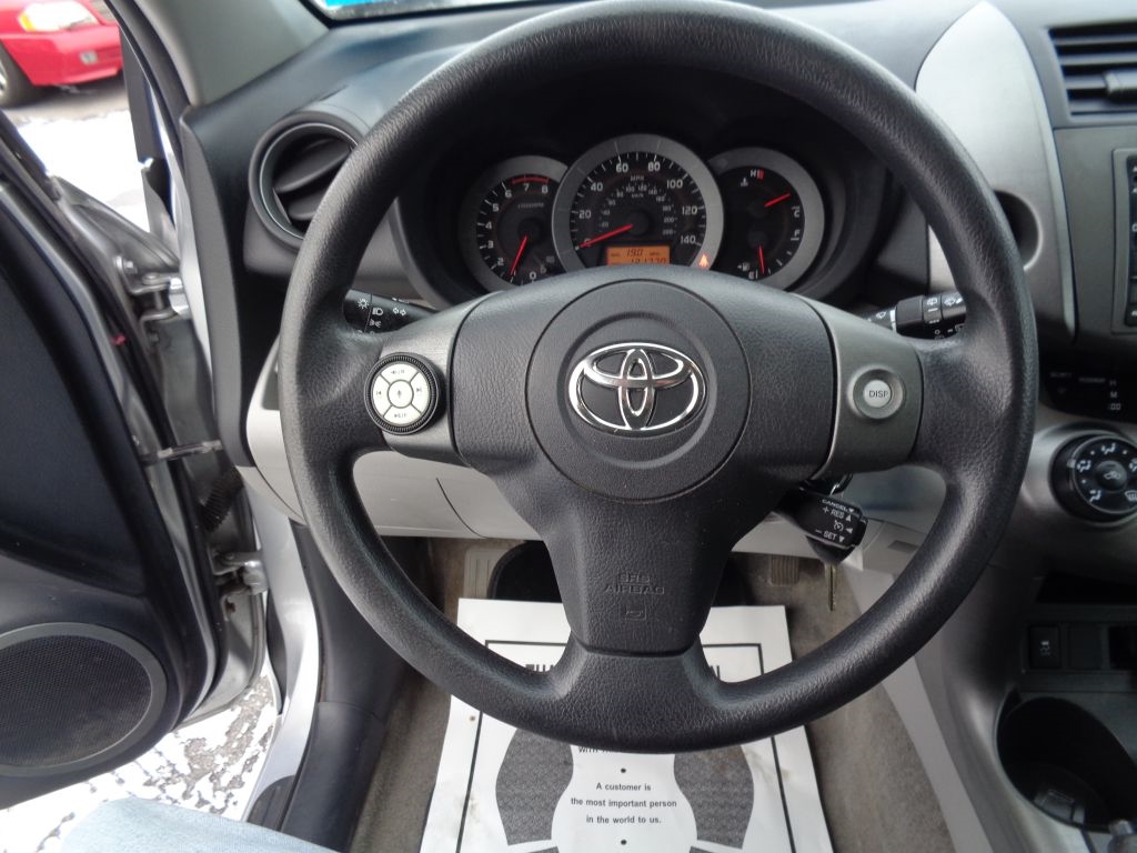 Toyota RAV4 Base I4 4WD 2009