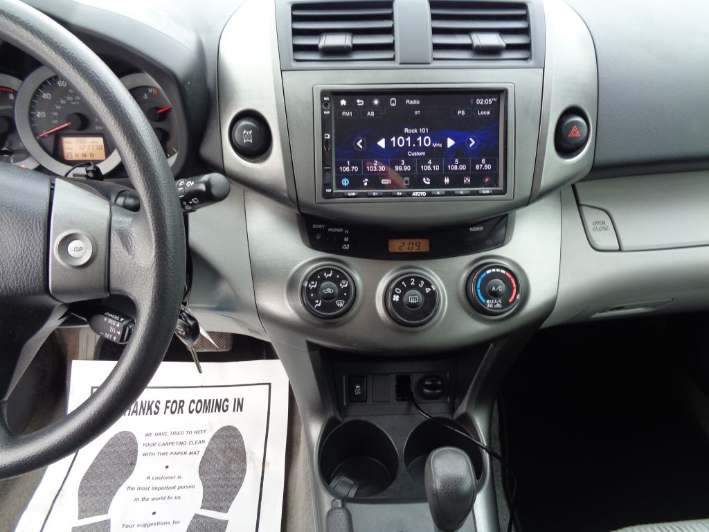 Toyota RAV4 Base I4 4WD 2009