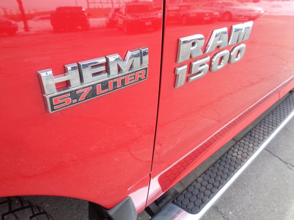 RAM 1500 Tradesman Quad Cab 4WD 2017