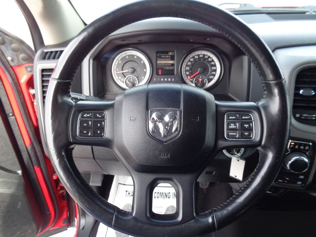 RAM 1500 Tradesman Quad Cab 4WD 2017