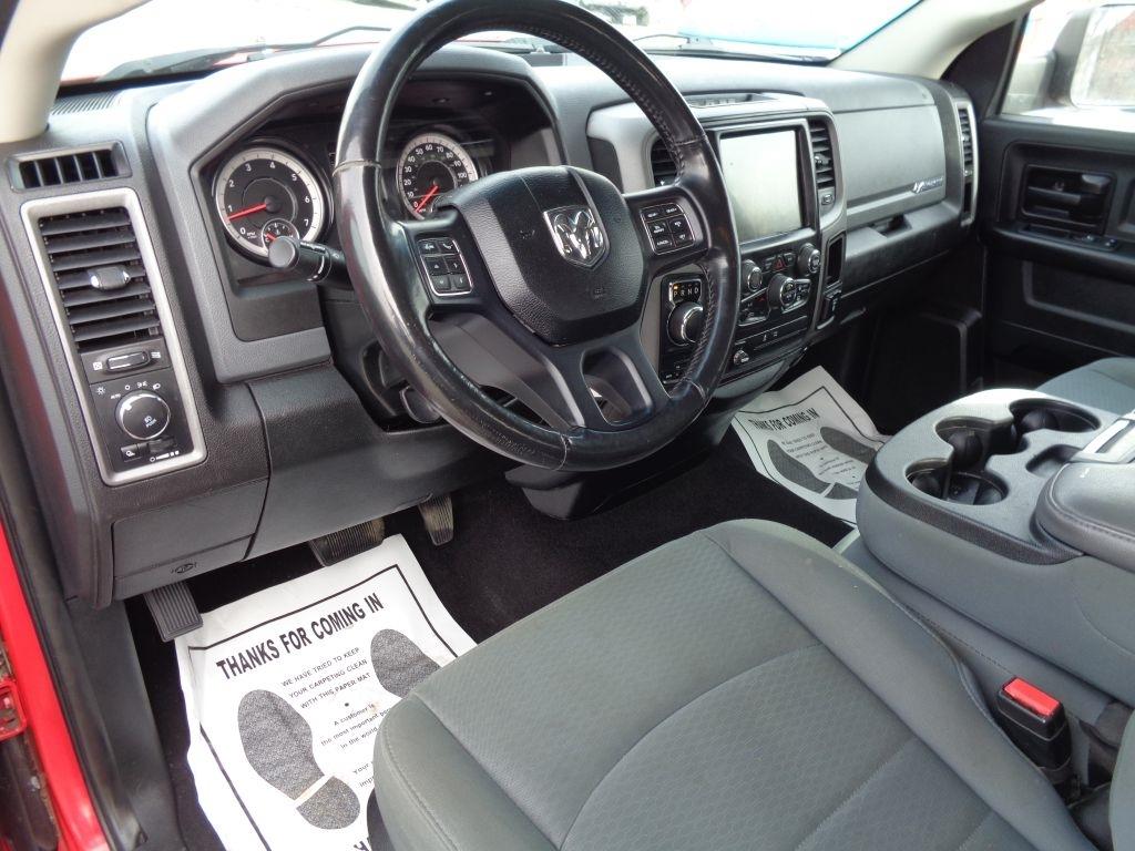 RAM 1500 Tradesman Quad Cab 4WD 2017