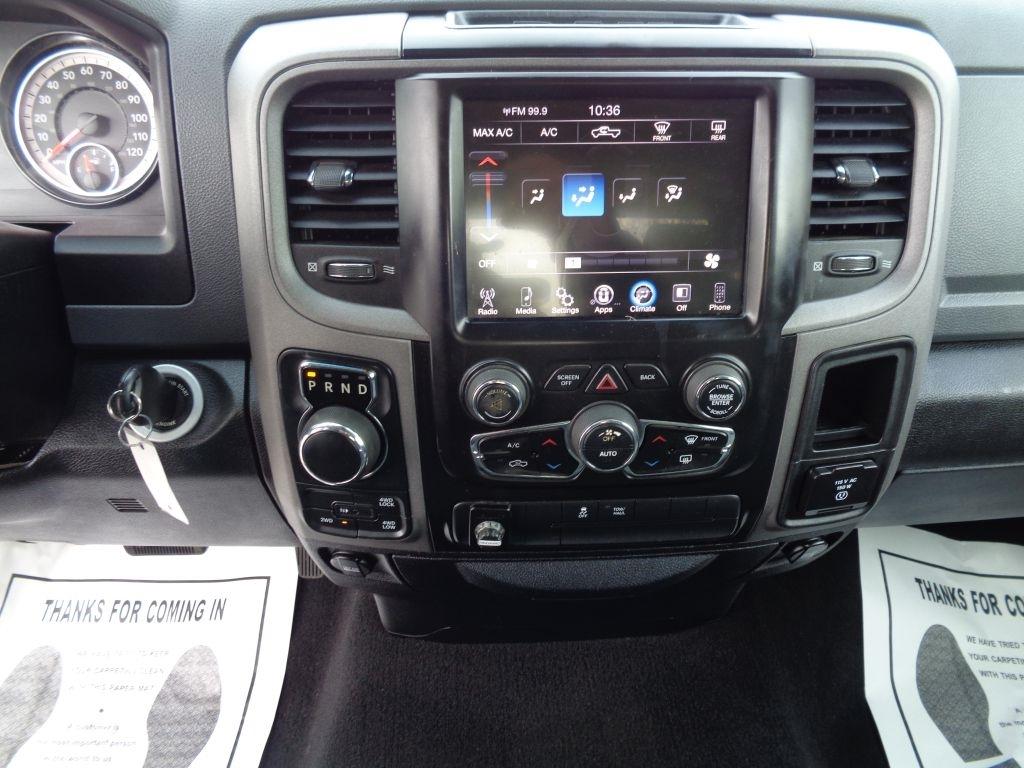 RAM 1500 Tradesman Quad Cab 4WD 2017