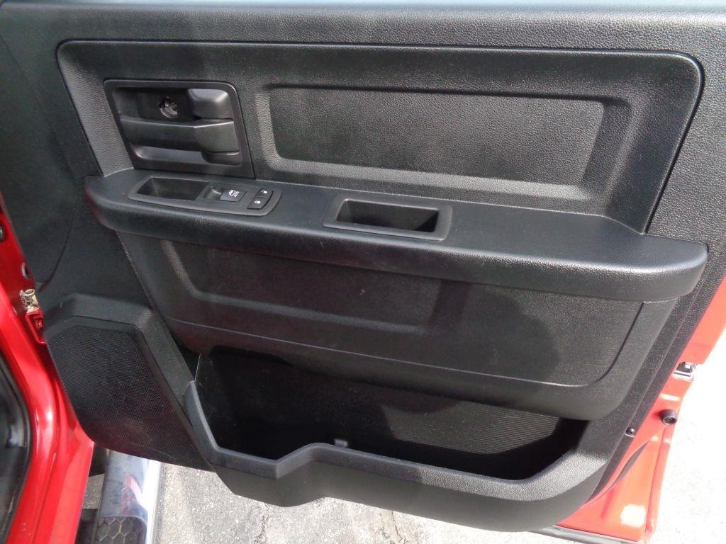 RAM 1500 Tradesman Quad Cab 4WD 2017