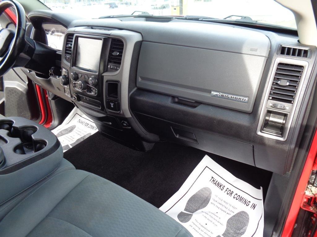 RAM 1500 Tradesman Quad Cab 4WD 2017