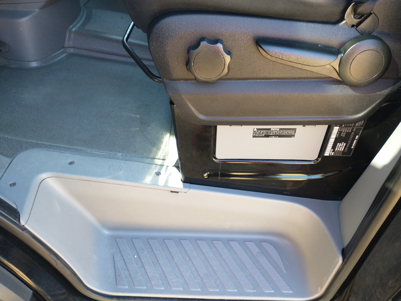 Mercedes-Benz Sprinter Passenger Van 2500 Standard Roof V6 144" RWD 2017 Mercedes-Benz Sprinter Passenger Van 2500 Standard Roof V6 144" RWD 2017