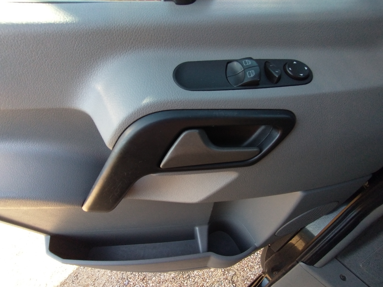 Mercedes-Benz Sprinter Passenger Van 2500 Standard Roof V6 144" RWD 2017 Mercedes-Benz Sprinter Passenger Van 2500 Standard Roof V6 144" RWD 2017