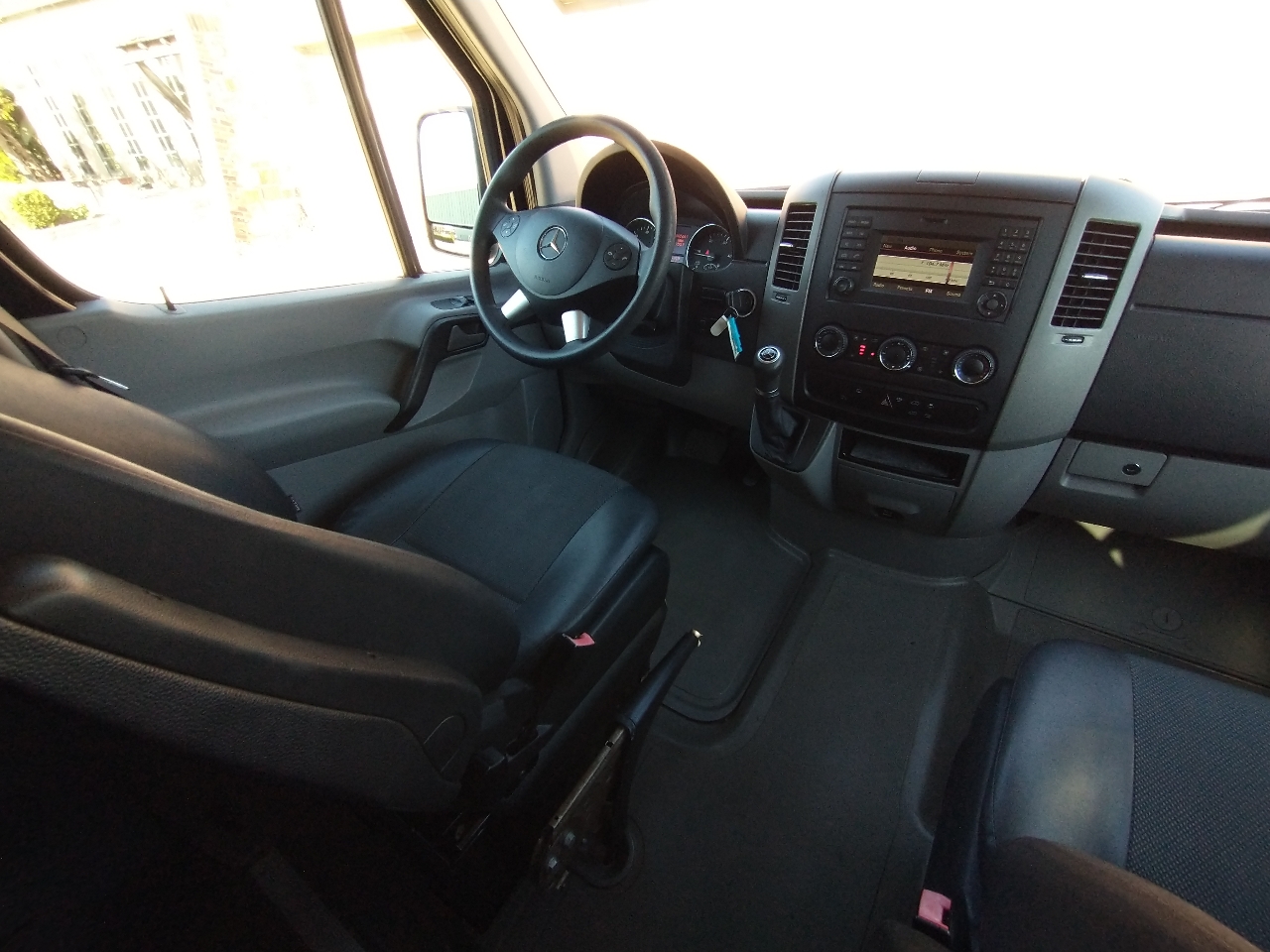 Mercedes-Benz Sprinter Passenger Van 2500 Standard Roof V6 144" RWD 2017 Mercedes-Benz Sprinter Passenger Van 2500 Standard Roof V6 144" RWD 2017