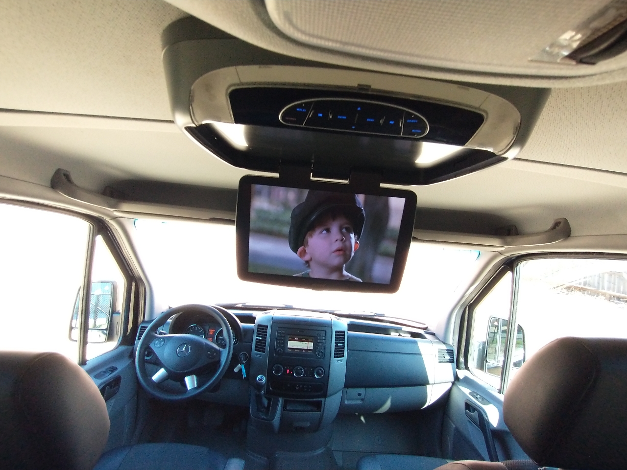 Mercedes-Benz Sprinter Passenger Van 2500 Standard Roof V6 144" RWD 2017 Mercedes-Benz Sprinter Passenger Van 2500 Standard Roof V6 144" RWD 2017