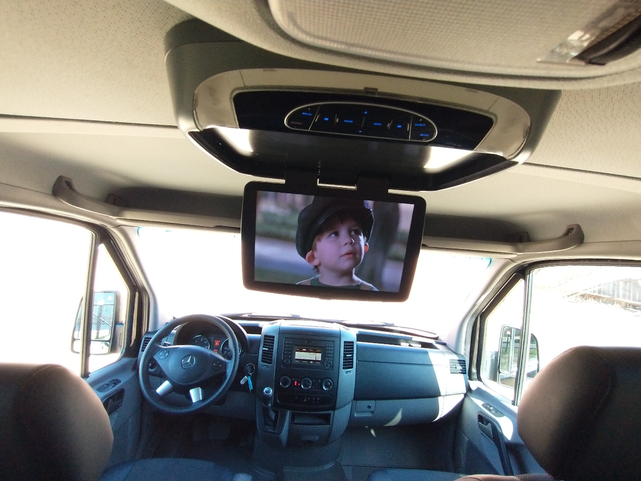 Mercedes-Benz Sprinter Passenger Van 2500 Standard Roof V6 144" RWD 2017 Mercedes-Benz Sprinter Passenger Van 2500 Standard Roof V6 144" RWD 2017