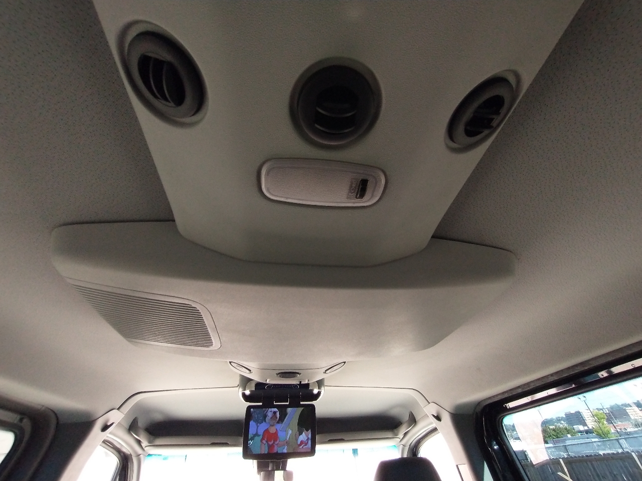 Mercedes-Benz Sprinter Passenger Van 2500 Standard Roof V6 144" RWD 2017 Mercedes-Benz Sprinter Passenger Van 2500 Standard Roof V6 144" RWD 2017