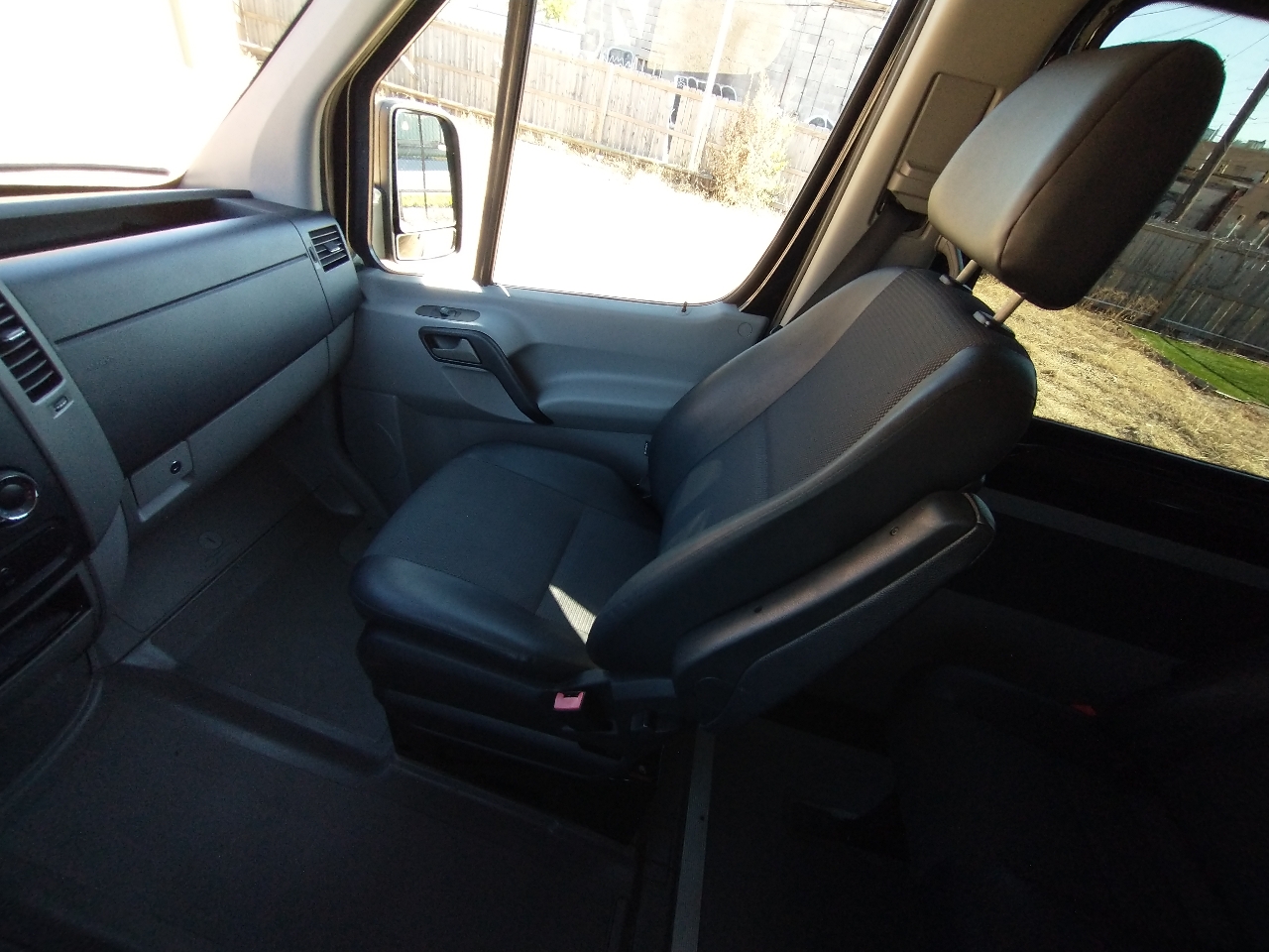 Mercedes-Benz Sprinter Passenger Van 2500 Standard Roof V6 144" RWD 2017 Mercedes-Benz Sprinter Passenger Van 2500 Standard Roof V6 144" RWD 2017