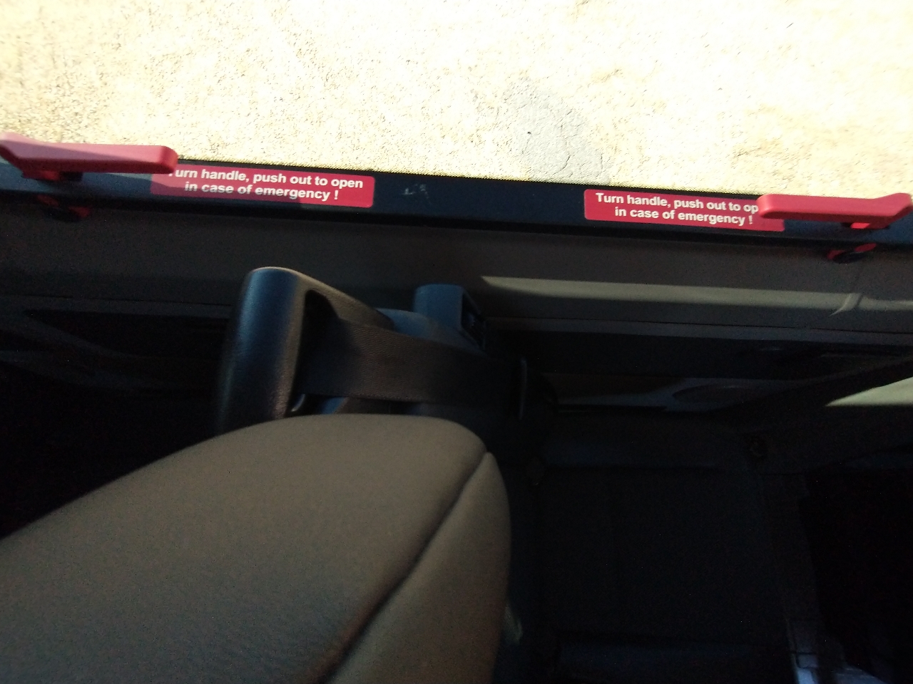 Mercedes-Benz Sprinter Passenger Van 2500 Standard Roof V6 144" RWD 2017 Mercedes-Benz Sprinter Passenger Van 2500 Standard Roof V6 144" RWD 2017