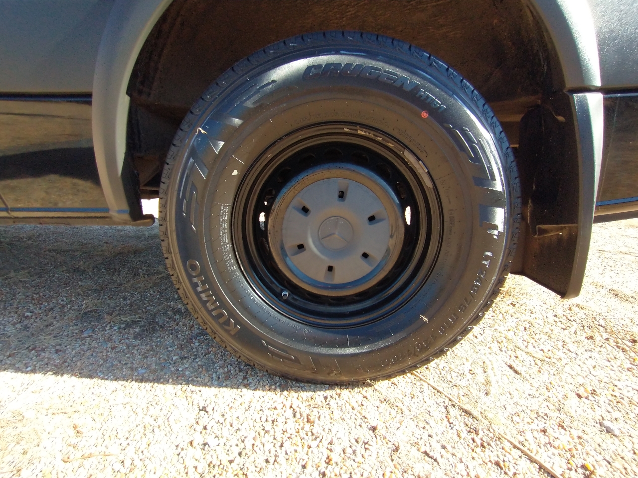 Mercedes-Benz Sprinter Passenger Van 2500 Standard Roof V6 144" RWD 2017 Mercedes-Benz Sprinter Passenger Van 2500 Standard Roof V6 144" RWD 2017