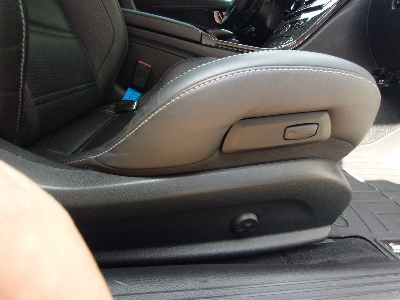 Mercedes-Benz C-Class AMG C 63 S Cabriolet 2019 Mercedes-Benz C-Class AMG C 63 S Cabriolet 2019