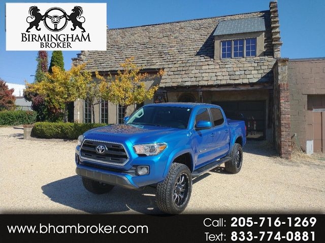 2017 Toyota Tacoma SR5's photo