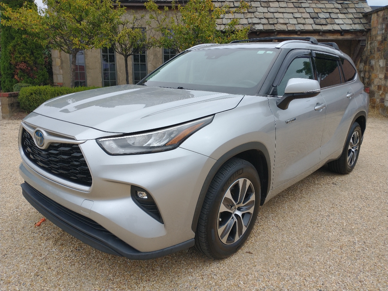 Toyota Highlander Hybrid XLE FWD (Natl) 2020 Toyota Highlander Hybrid XLE FWD (Natl) 2020