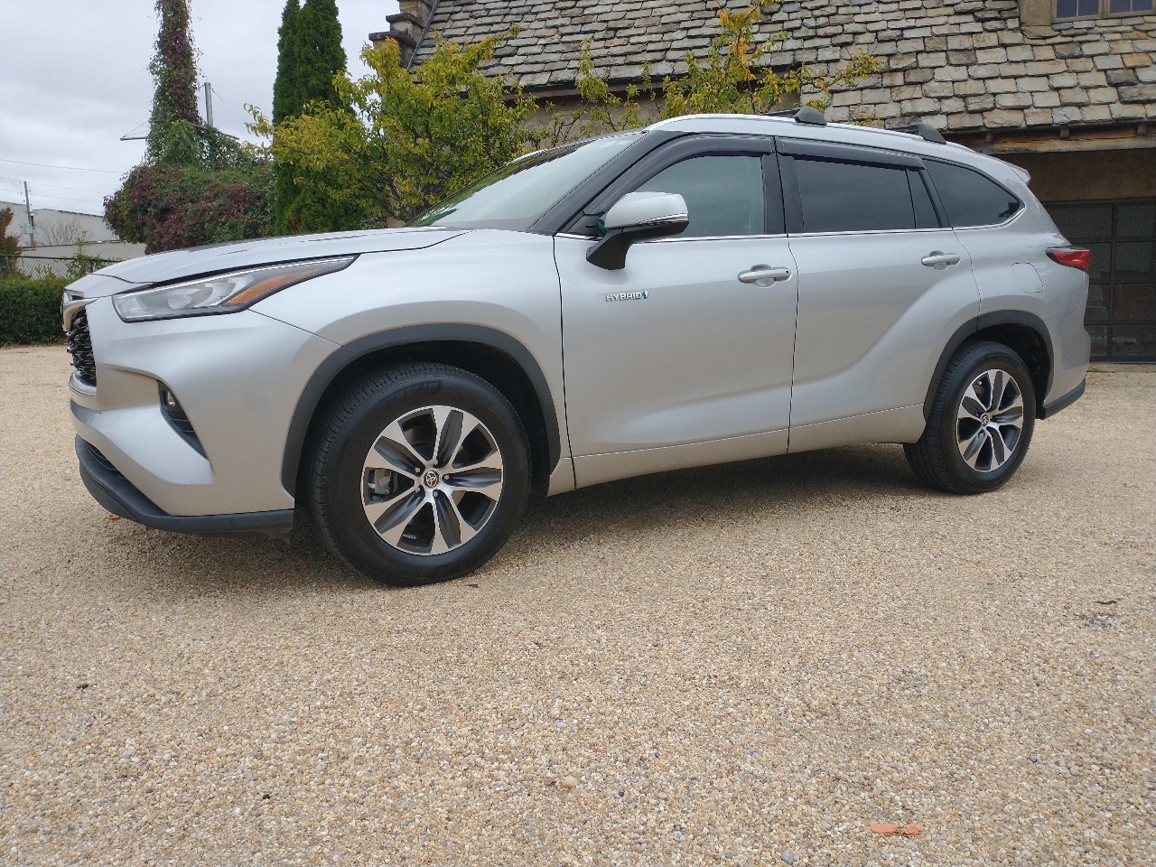 Toyota Highlander Hybrid XLE FWD (Natl) 2020 Toyota Highlander Hybrid XLE FWD (Natl) 2020