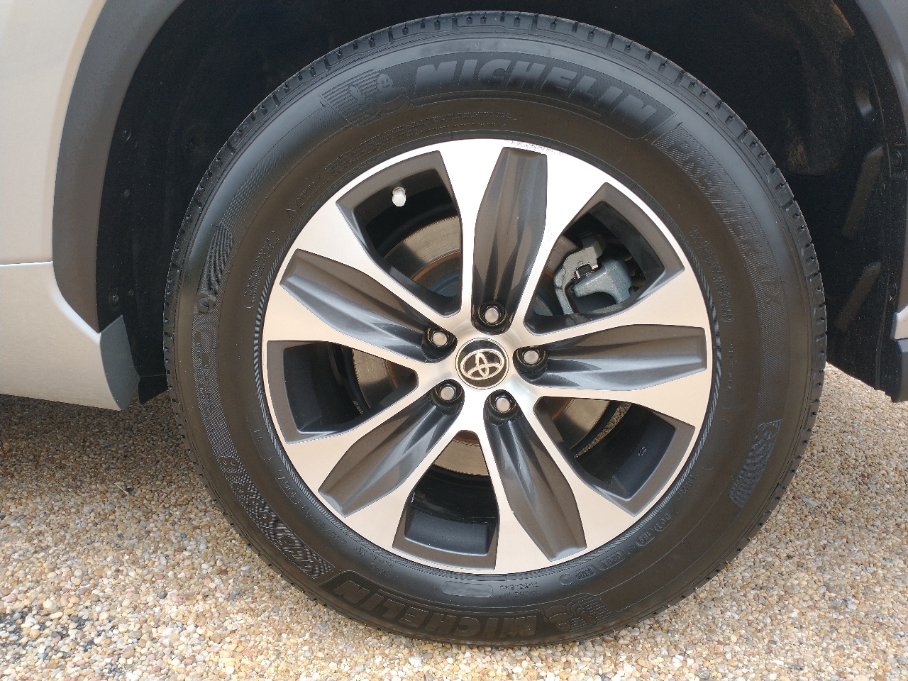 Toyota Highlander Hybrid XLE FWD (Natl) 2020 Toyota Highlander Hybrid XLE FWD (Natl) 2020