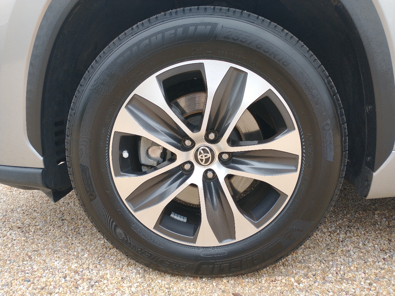 Toyota Highlander Hybrid XLE FWD (Natl) 2020 Toyota Highlander Hybrid XLE FWD (Natl) 2020