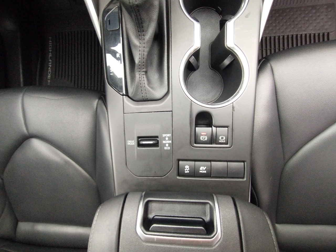 Toyota Highlander Hybrid XLE FWD (Natl) 2020 Toyota Highlander Hybrid XLE FWD (Natl) 2020