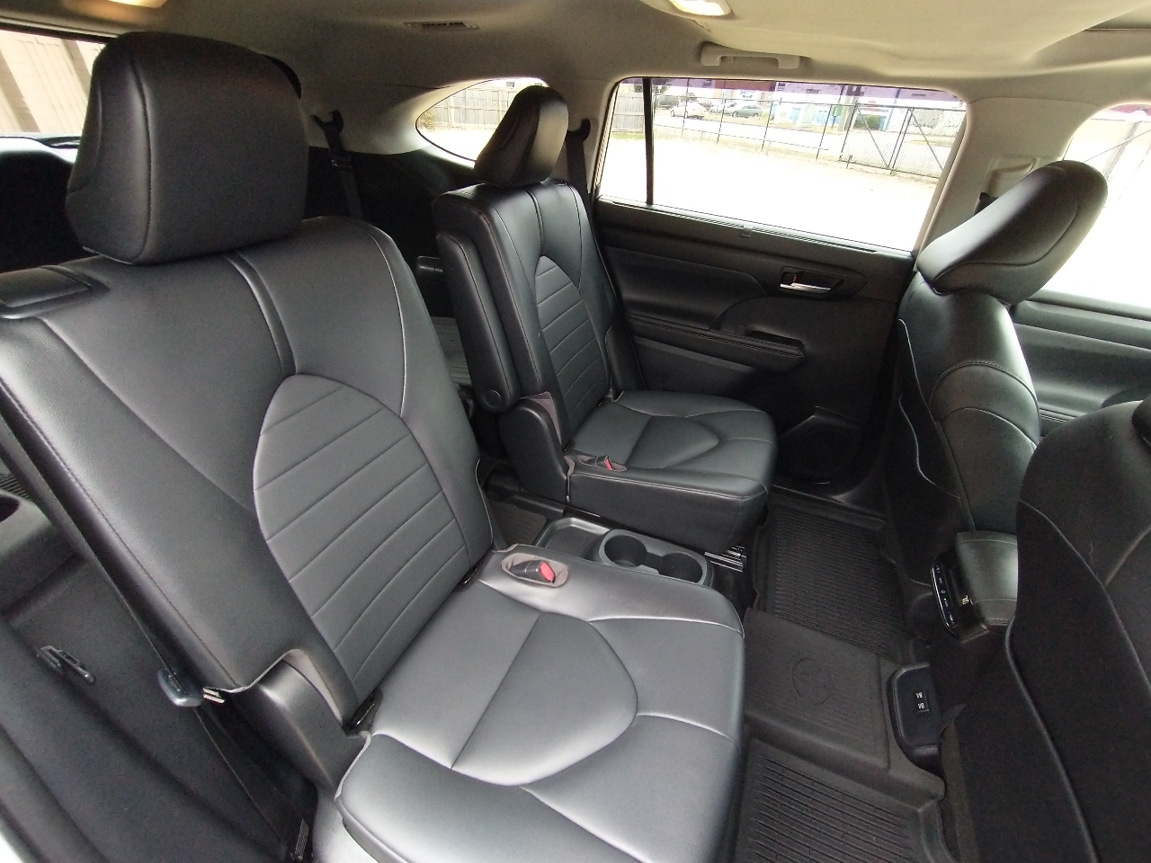 Toyota Highlander Hybrid XLE FWD (Natl) 2020 Toyota Highlander Hybrid XLE FWD (Natl) 2020