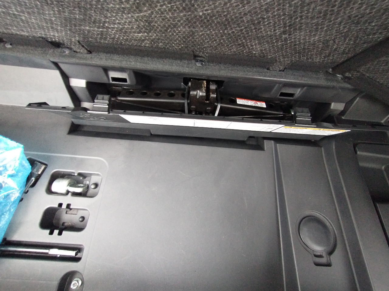 Toyota Highlander Hybrid XLE FWD (Natl) 2020 Toyota Highlander Hybrid XLE FWD (Natl) 2020