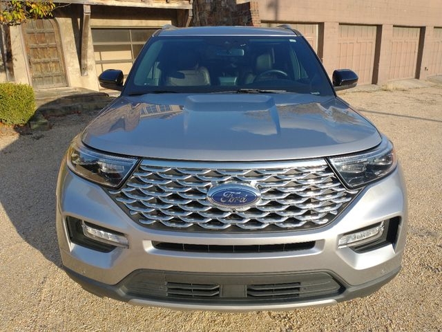 2021 Ford Explorer Platinum photo 2