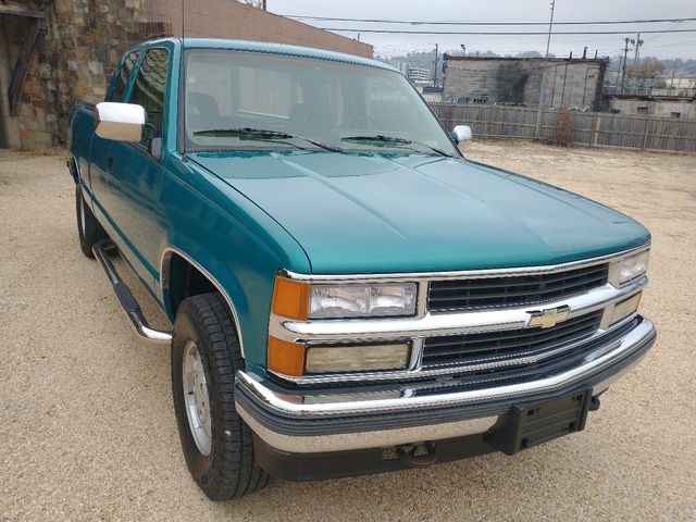 1994 Chevrolet Silverado photo 3