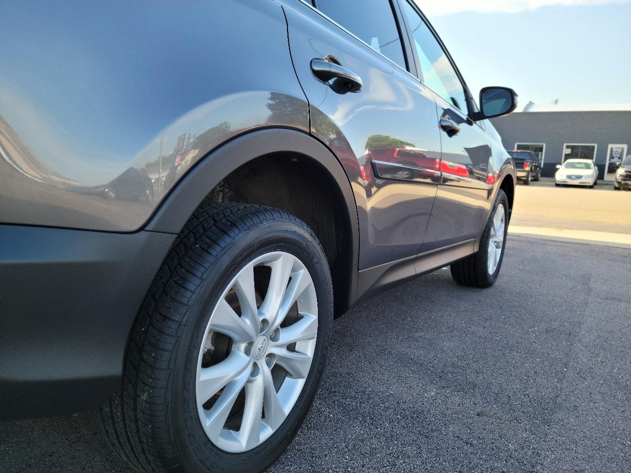 Toyota RAV4 AWD 4dr Limited (Natl) 2014