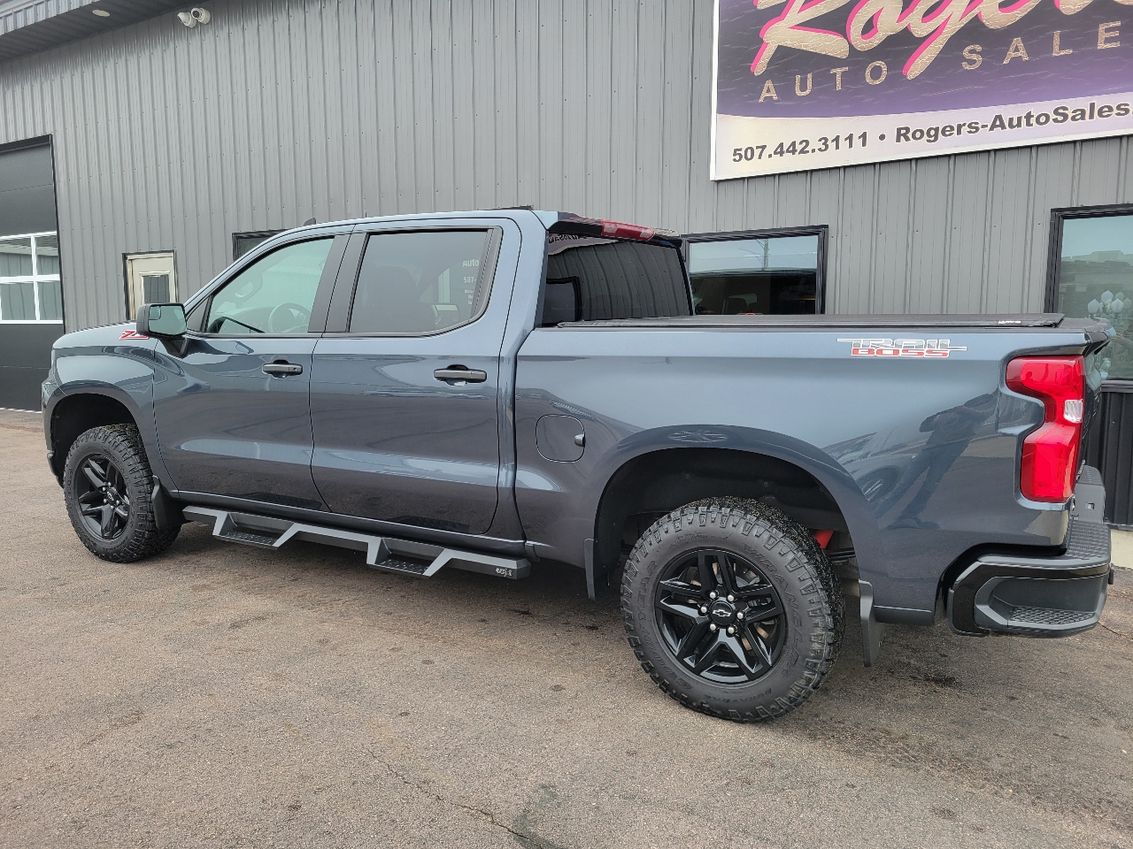 Chevrolet Silverado 1500 4WD Crew Cab 147" Custom Trail Boss 2021