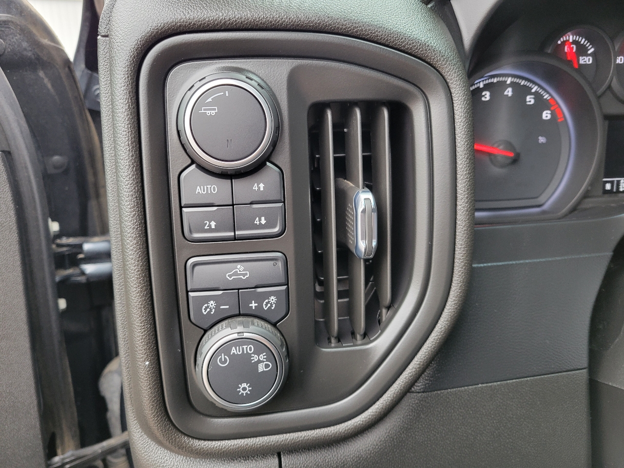 Chevrolet Silverado 1500 4WD Crew Cab 147" Custom Trail Boss 2021