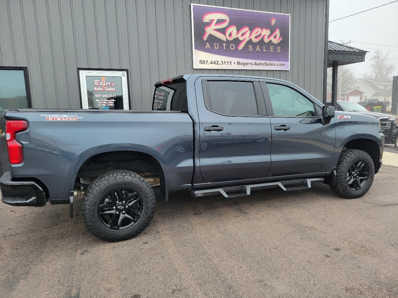 Chevrolet Silverado 1500 4WD Crew Cab 147" Custom Trail Boss 2021
