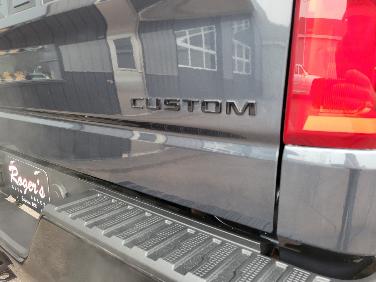 Chevrolet Silverado 1500 4WD Crew Cab 147" Custom Trail Boss 2021