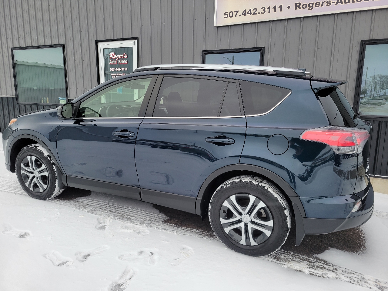 Toyota RAV4 LE AWD (Natl) 2017