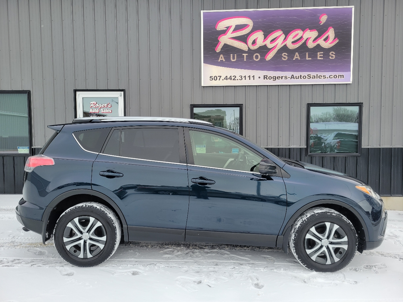 Toyota RAV4 LE AWD (Natl) 2017